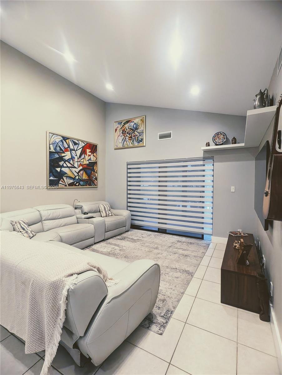 VILLAS OF BONAVENTURE AT - Residential Lease