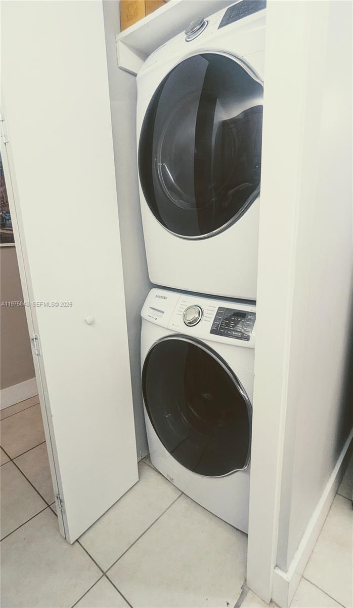 VILLAS OF BONAVENTURE AT - Residential Lease