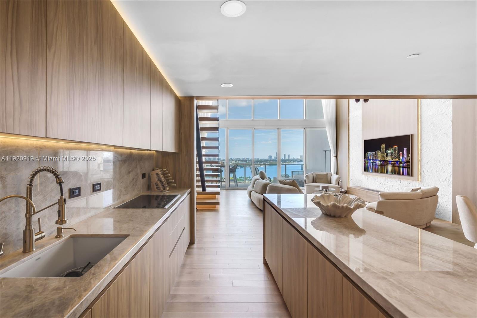 1040 Biscayne Blvd 1403