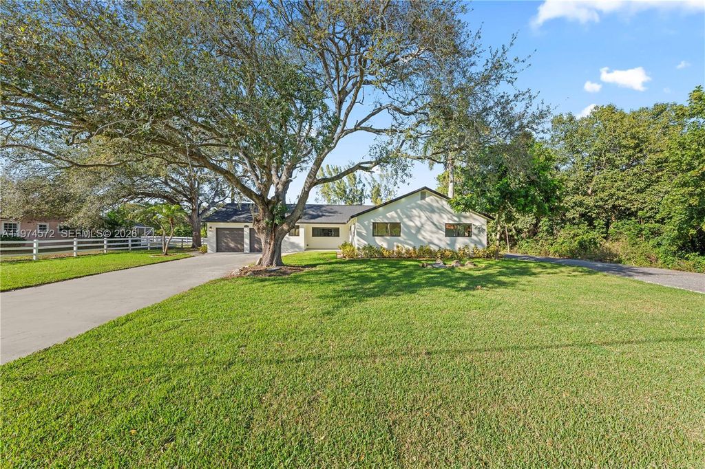Photo of 15131 SW 31st Ct, Davie, FL 33331 (MLS # A11974572)
