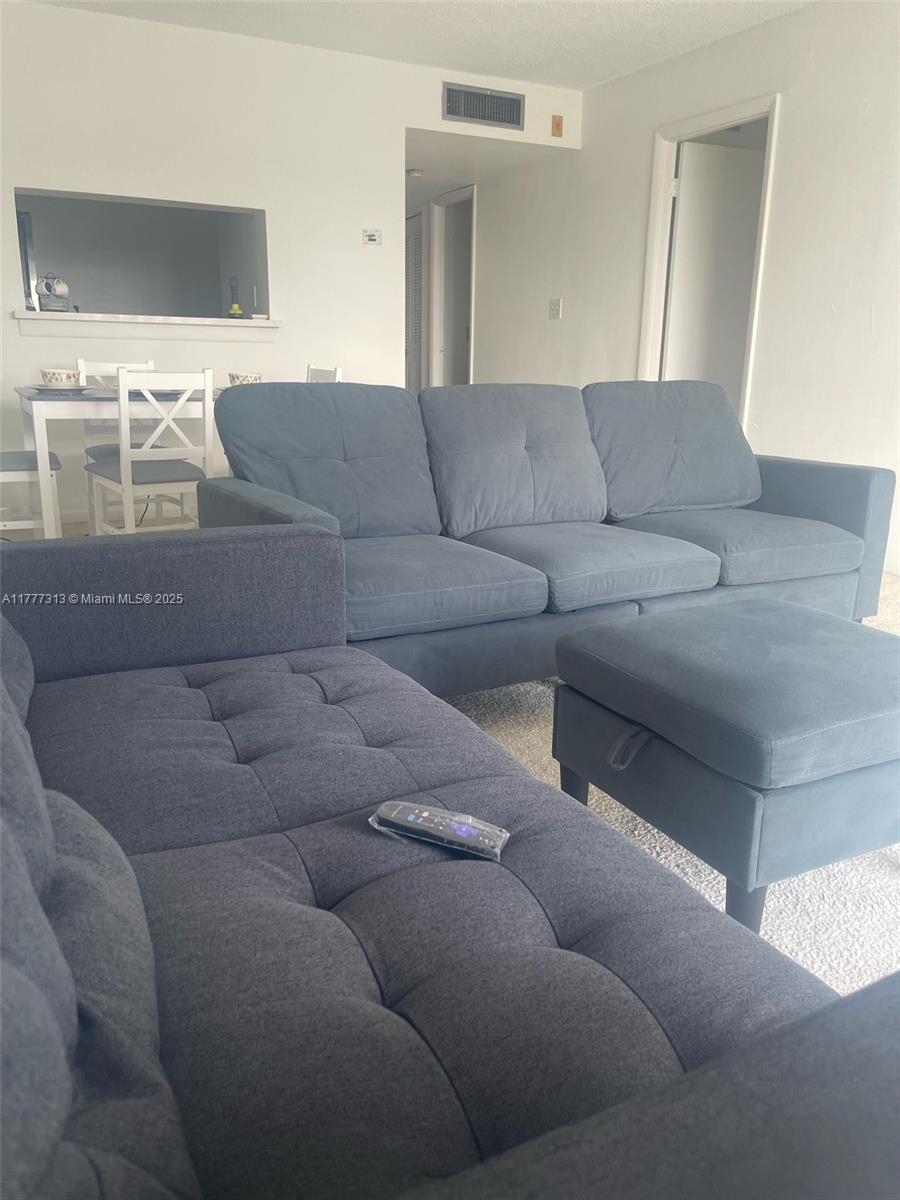 496 NW 165th St Rd D-611