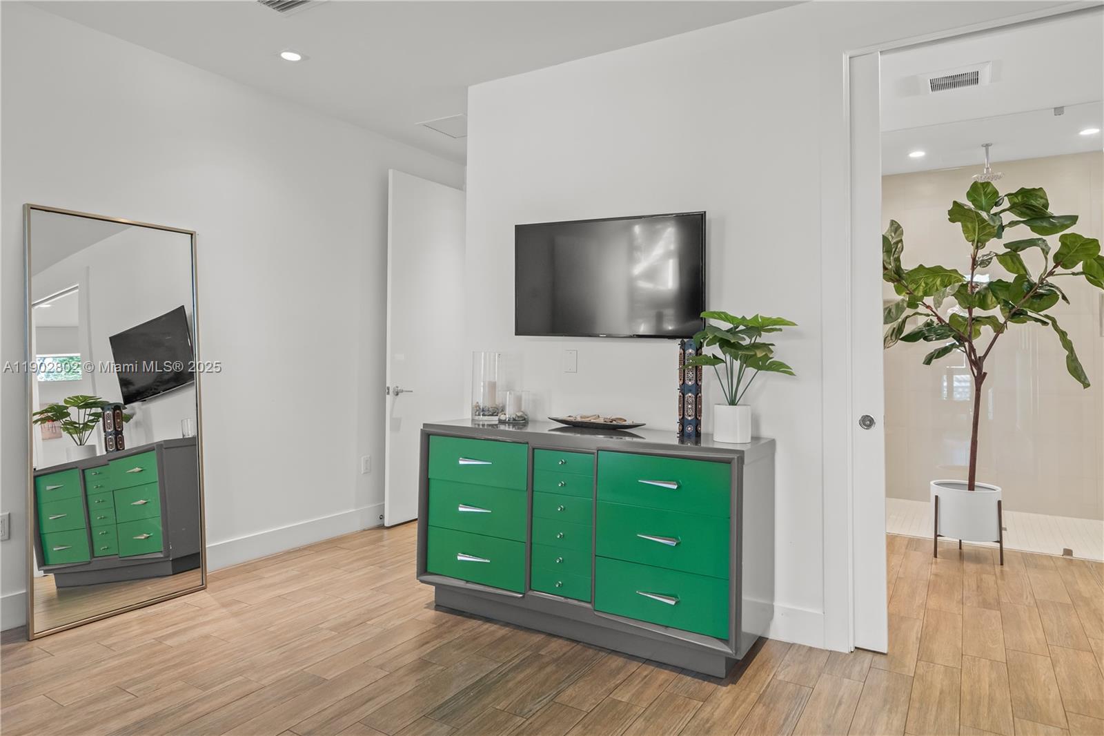 JACKSON PEACOCKS SUB - Residential