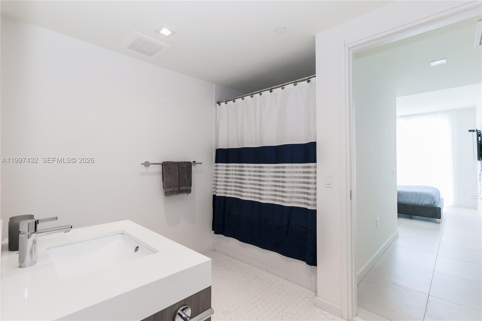 TIFFANY HOUSE CONDO - Residential Lease