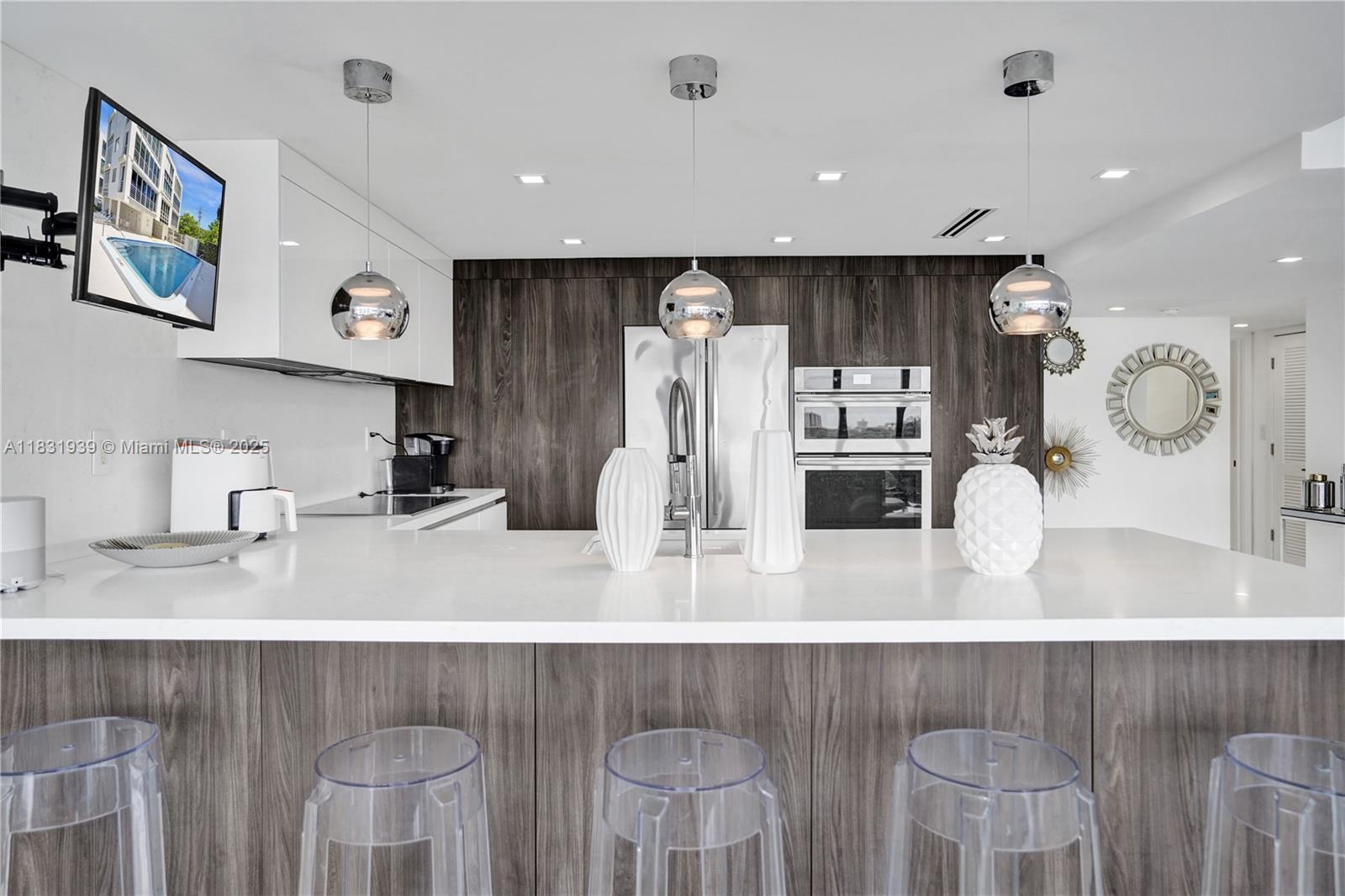 ROGERS EAST CONDO - Residential Lease