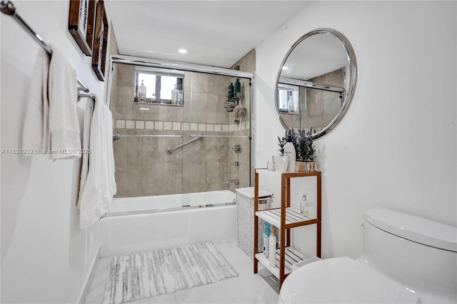 ROGERS EAST CONDO - Residential Lease