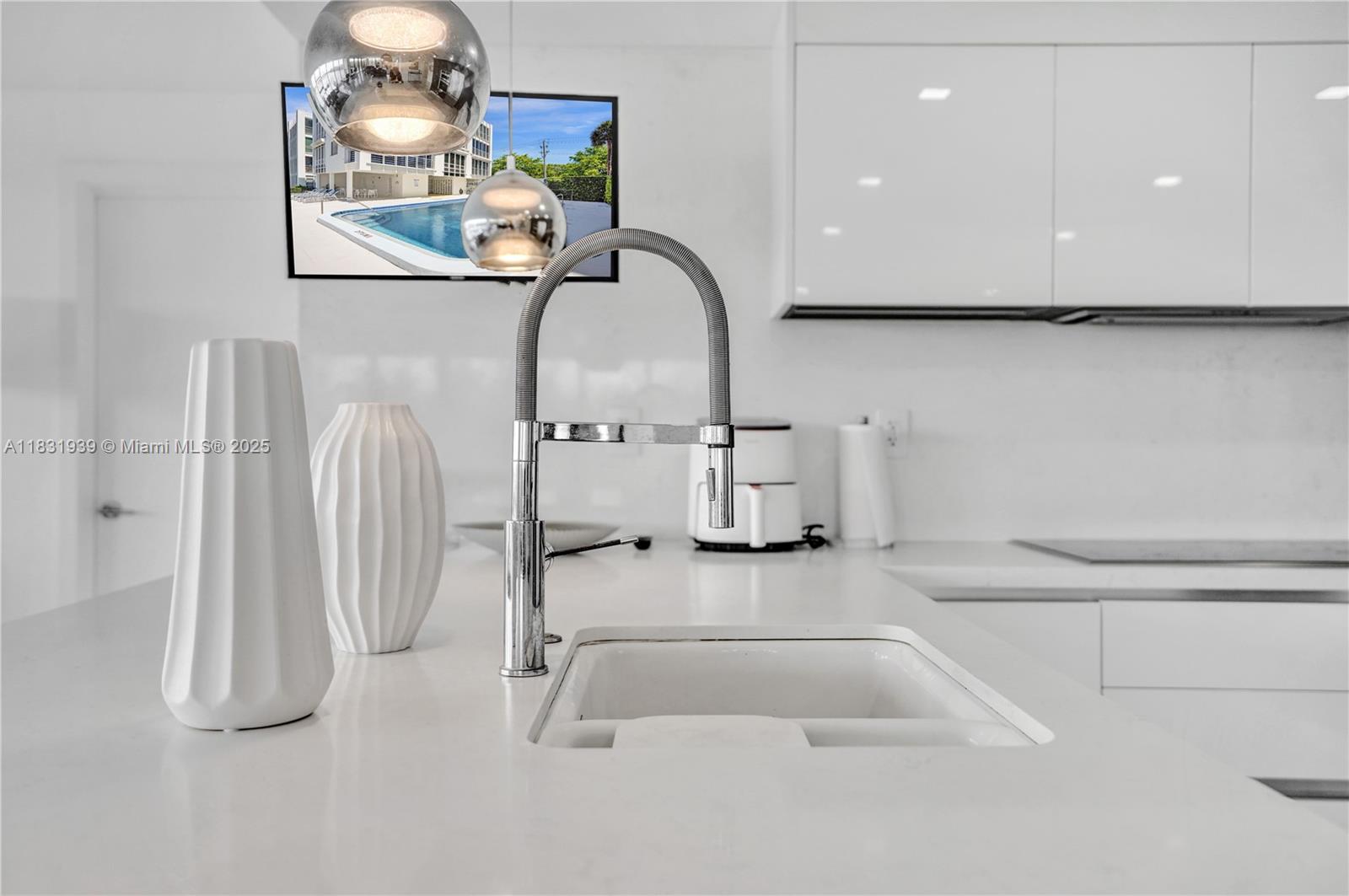 ROGERS EAST CONDO - Residential Lease