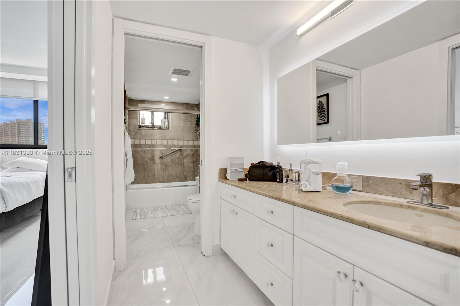 ROGERS EAST CONDO - Residential Lease