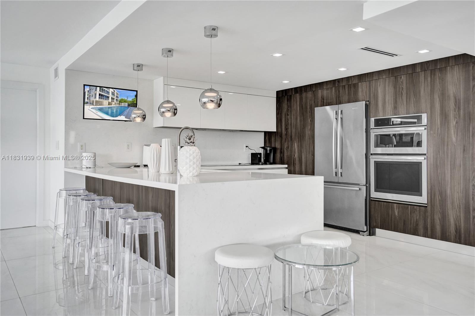 ROGERS EAST CONDO - Residential Lease