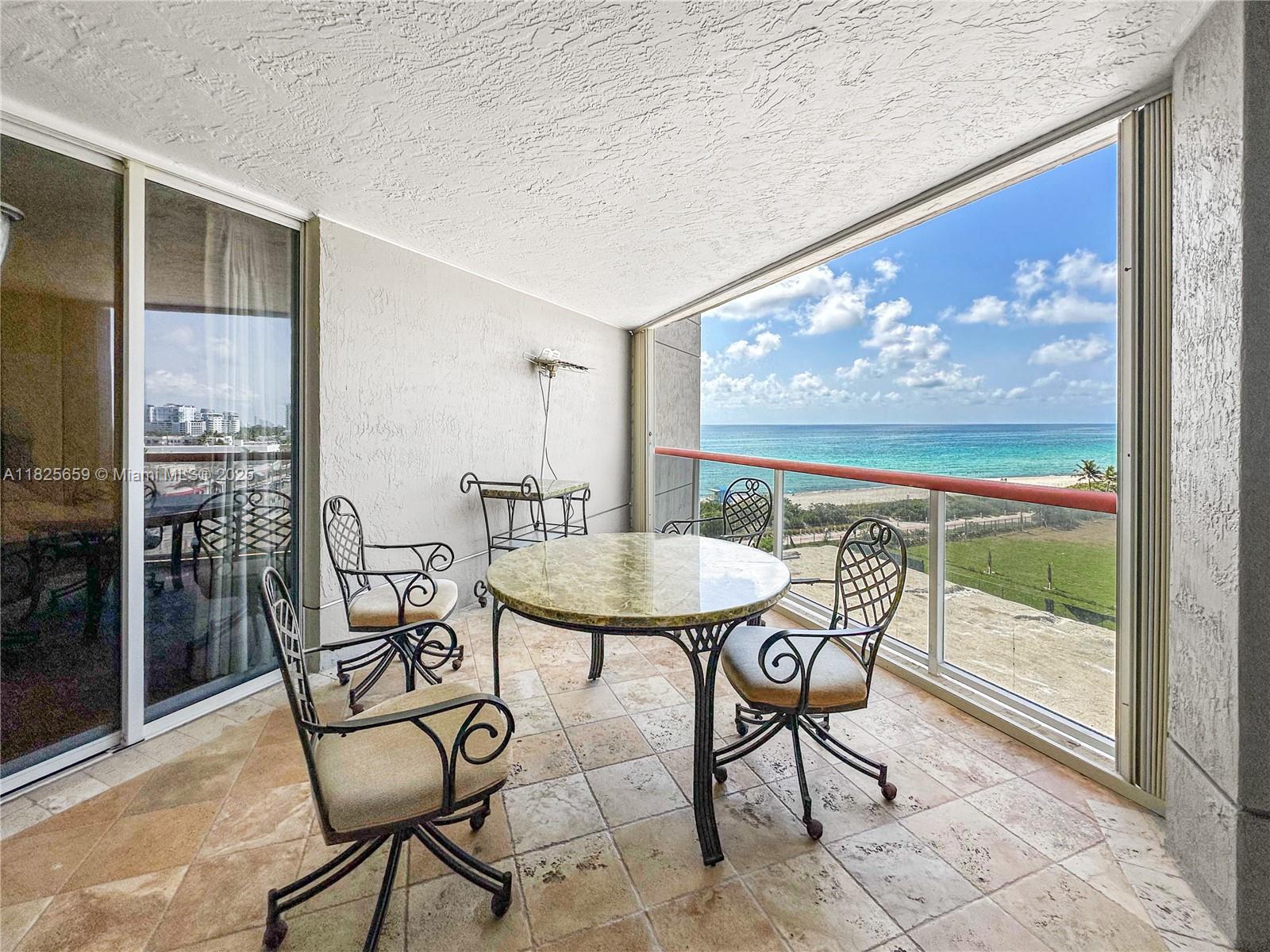 6767 Collins Ave 704, Miami Beach, FL, 33141/$690,000 2 6767 Collins Ave 704