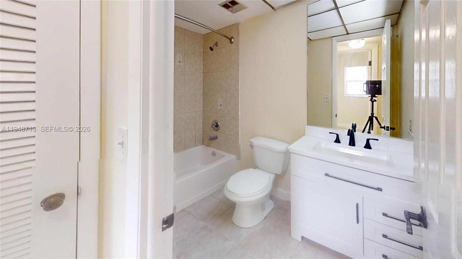 SUNRISE LAKES 5 CONDO - Residential