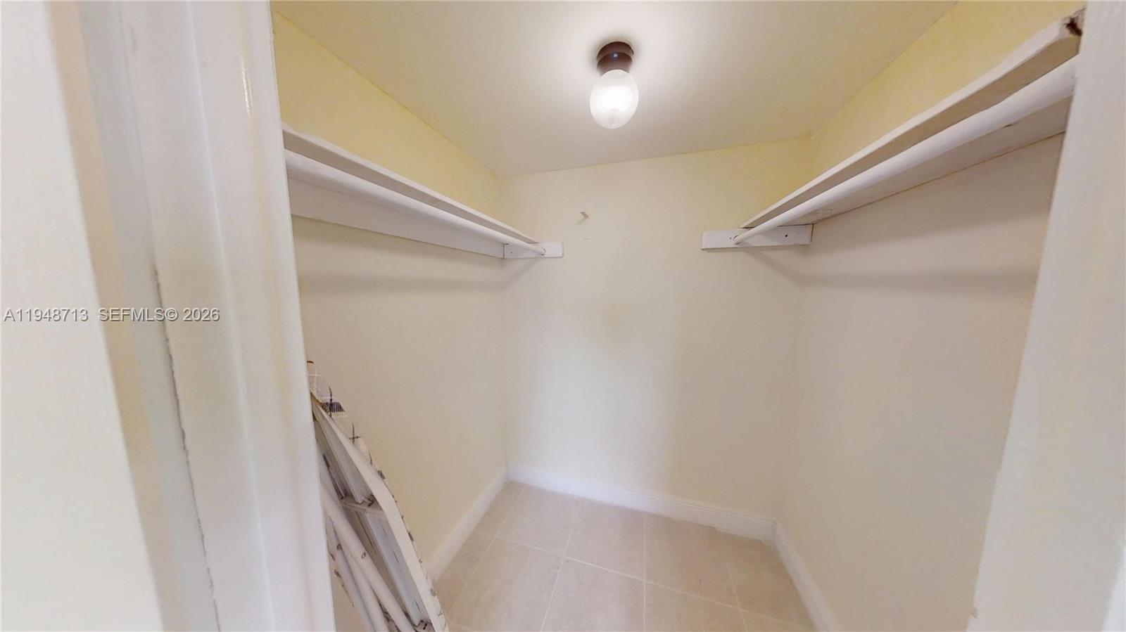 SUNRISE LAKES 5 CONDO - Residential