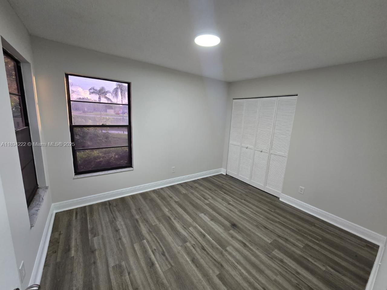 LAKESIDE GREEN 2 - Residential Lease