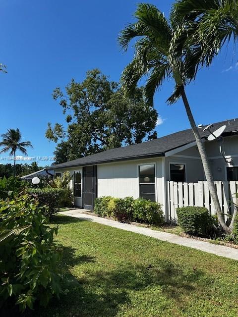 LAKESIDE GREEN 2 - Residential Lease