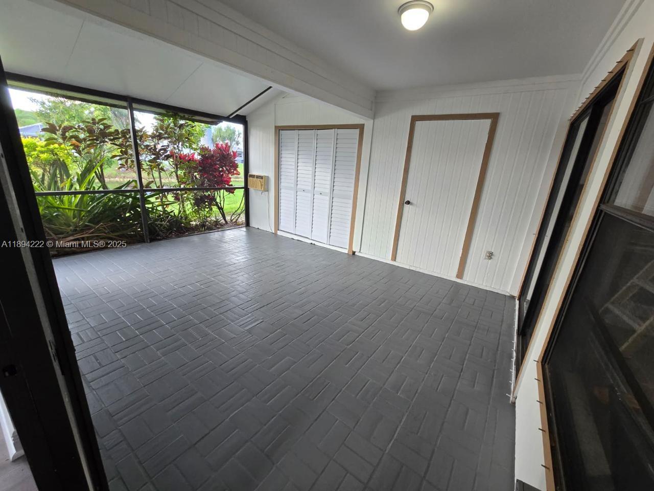 LAKESIDE GREEN 2 - Residential Lease