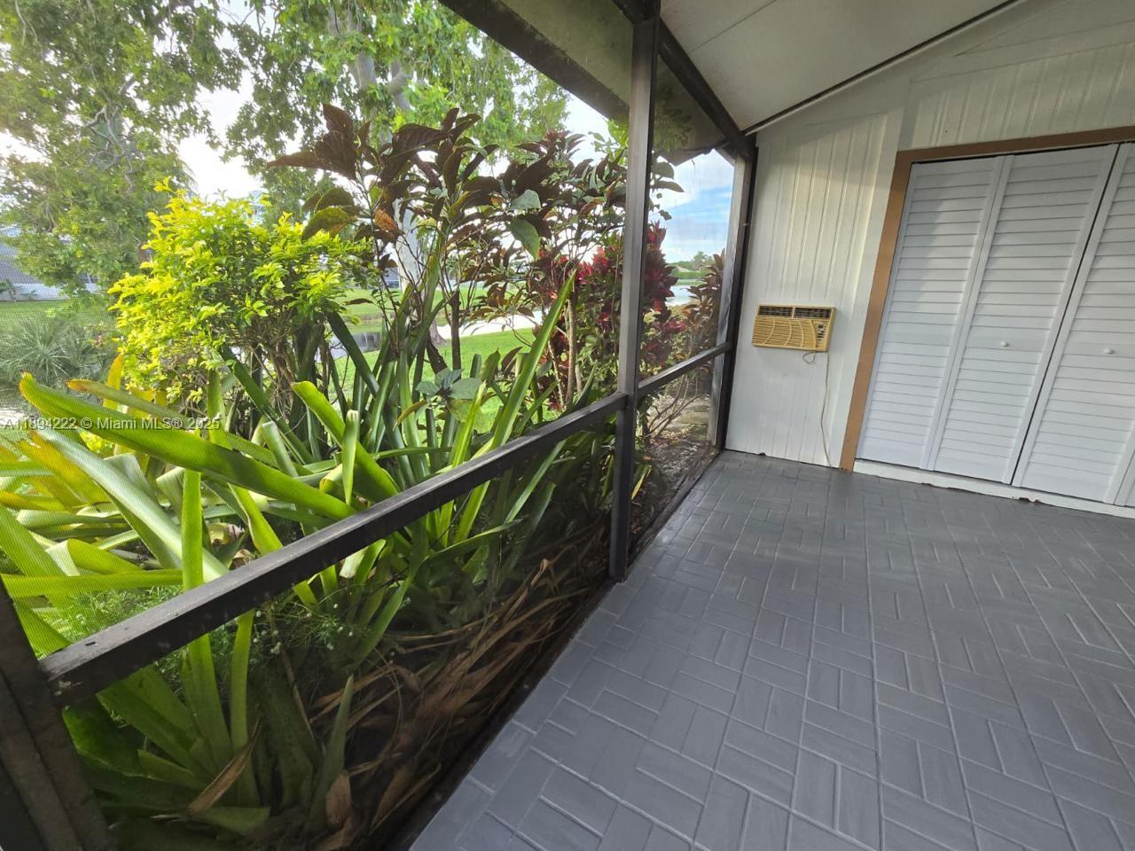 LAKESIDE GREEN 2 - Residential Lease