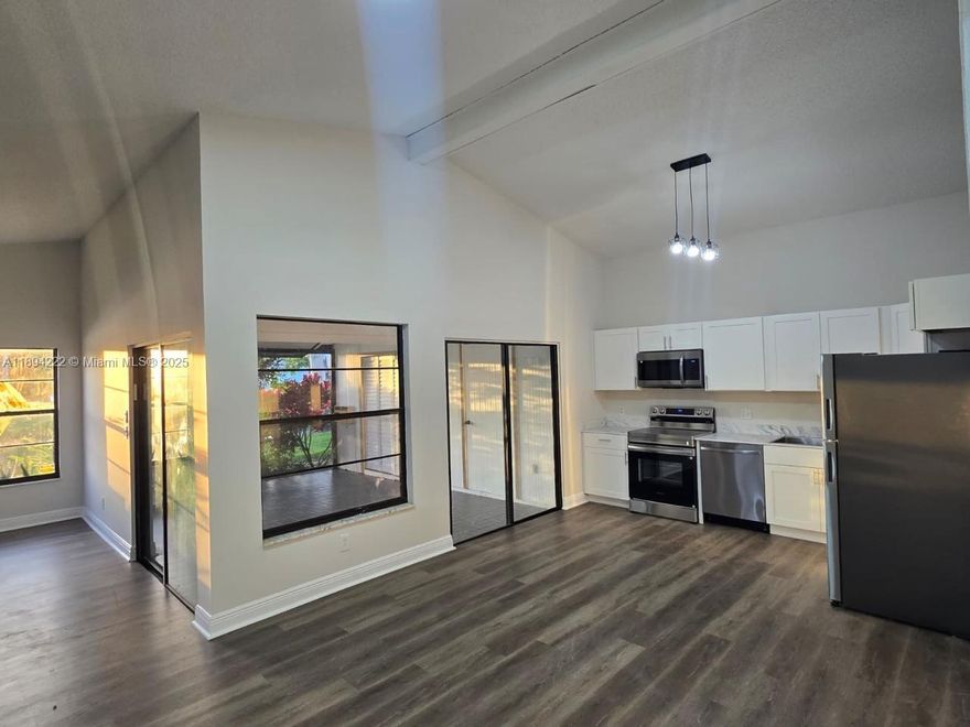 !!!! Beautifully Updated 2-Bed/2-Bath Corner Villa  with SPECTACULAR WATER VIEW  !!!!!! w/ 2 Assigned Parking Space 
 New kitchen cabinets , new  countertops and newer stainless-steel appliances.
This property w/ spacious living and dining room . Tile floors in kitchen and Bathroom, Vinyl  floors in bedrooms and bathrooms .