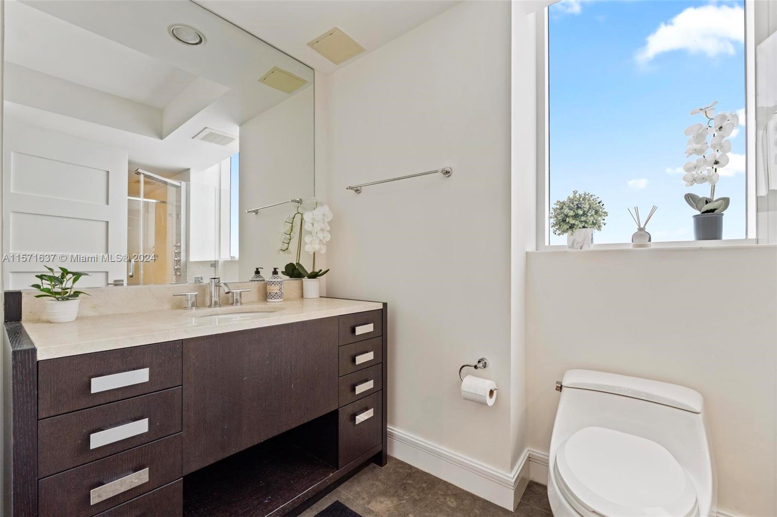TRUMP ROYALE CONDO - Residential
