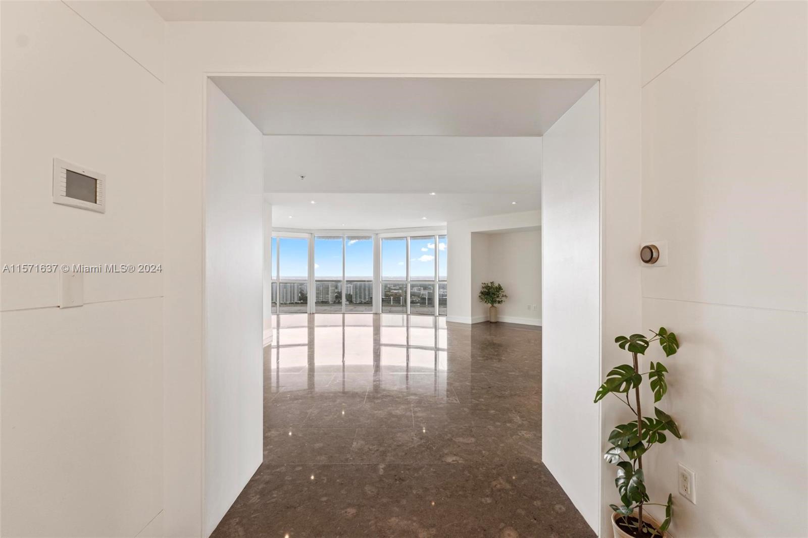 TRUMP ROYALE CONDO - Residential