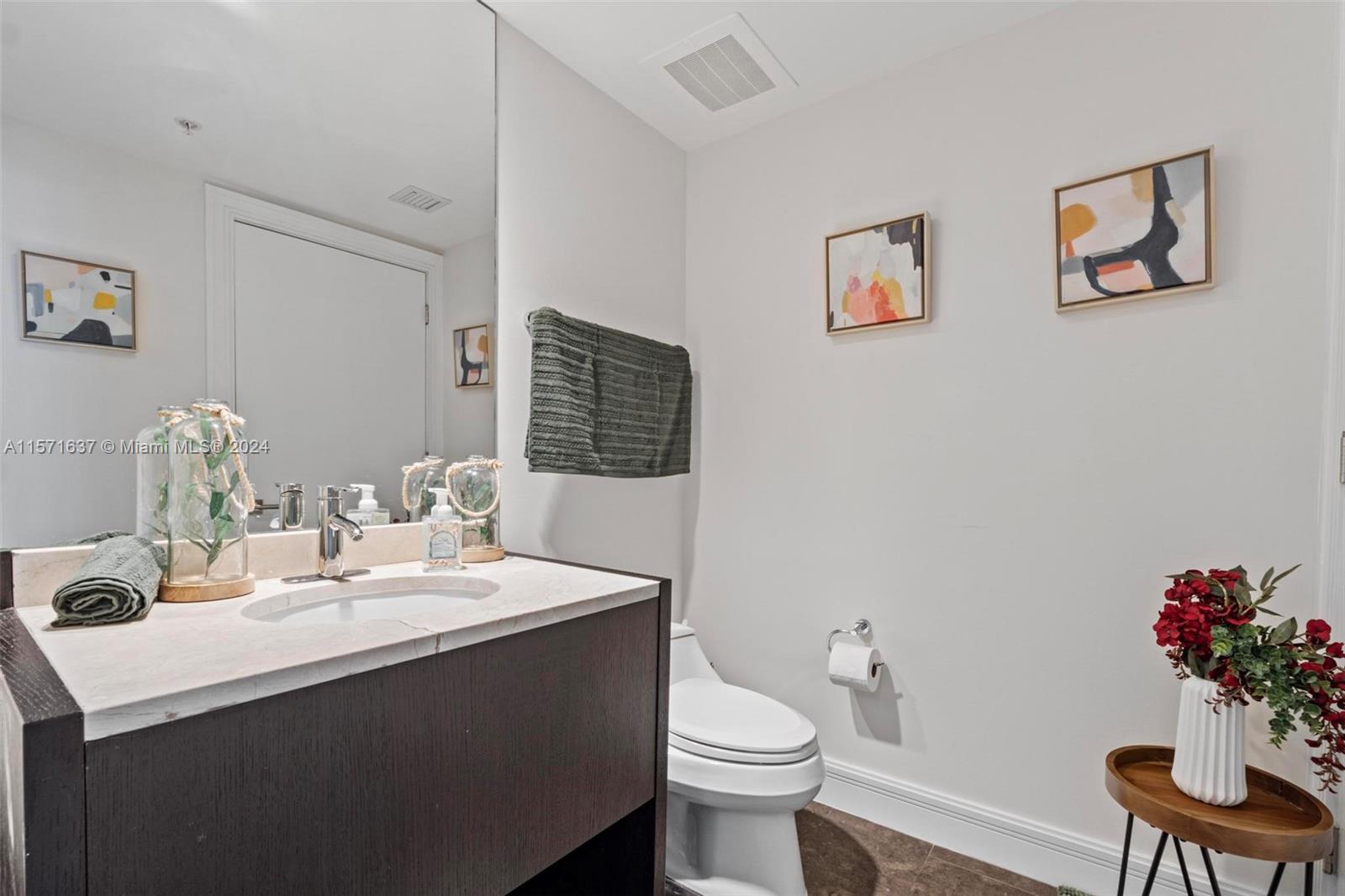 TRUMP ROYALE CONDO - Residential