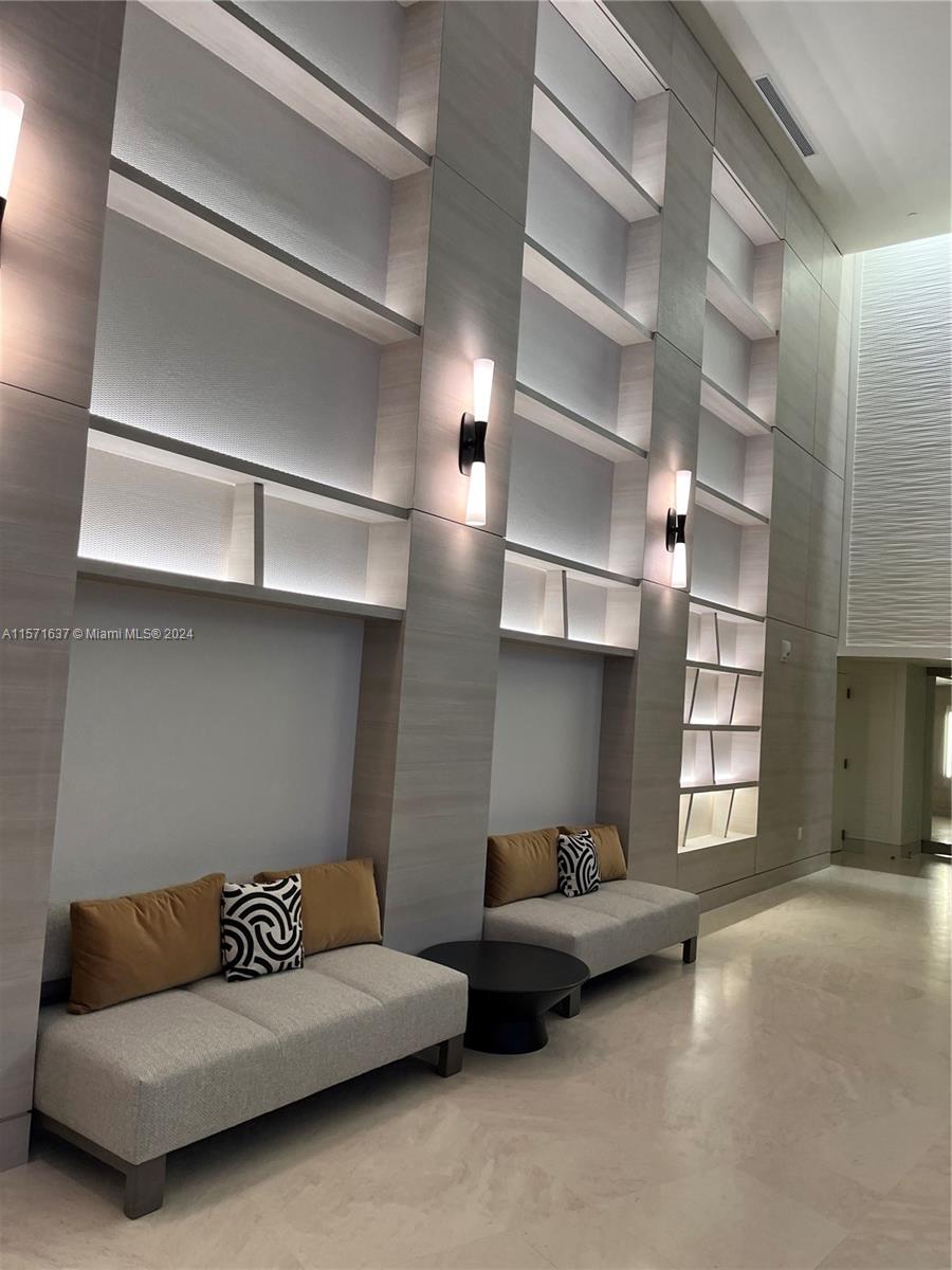 TRUMP ROYALE CONDO - Residential