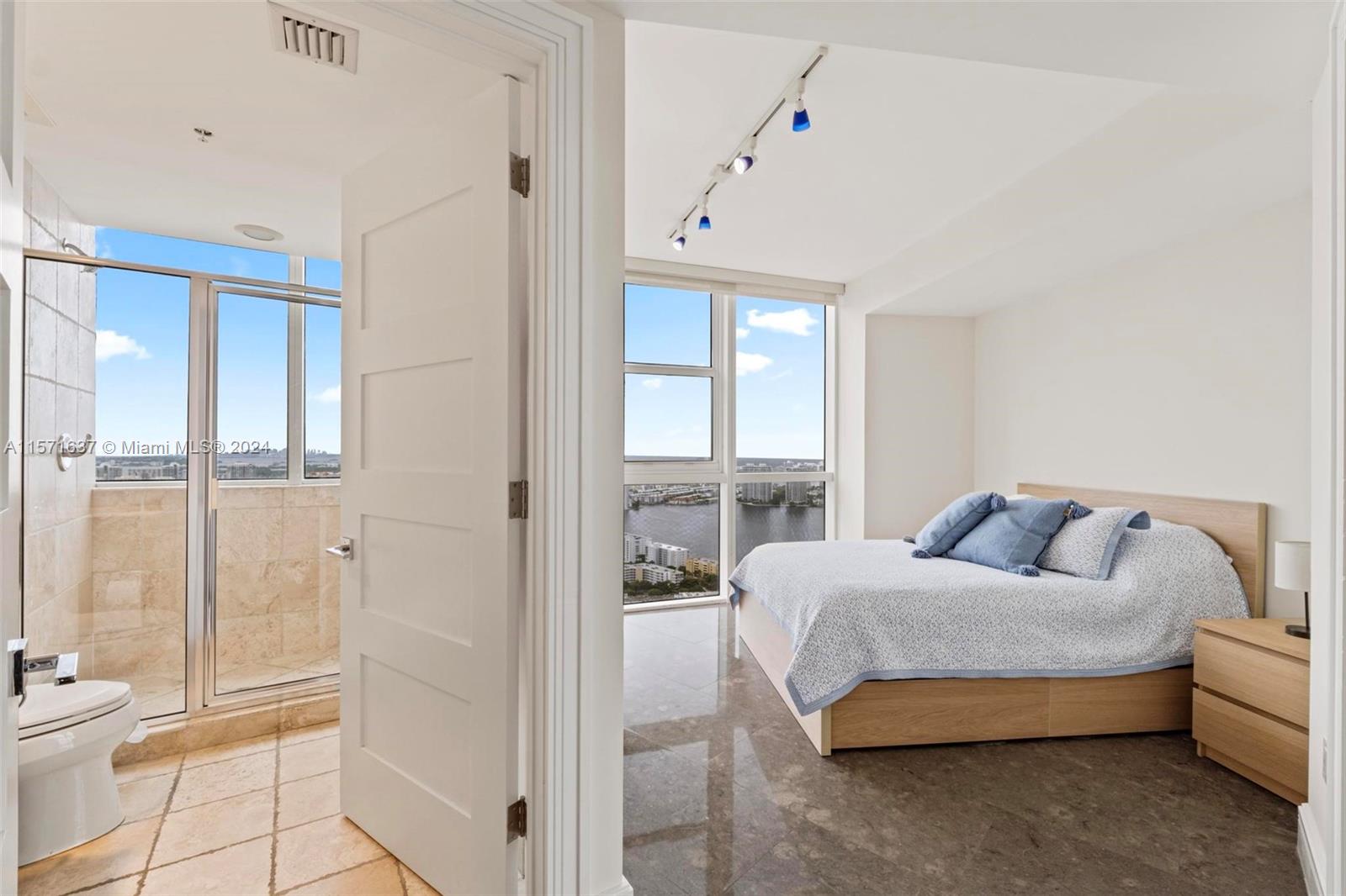 TRUMP ROYALE CONDO - Residential