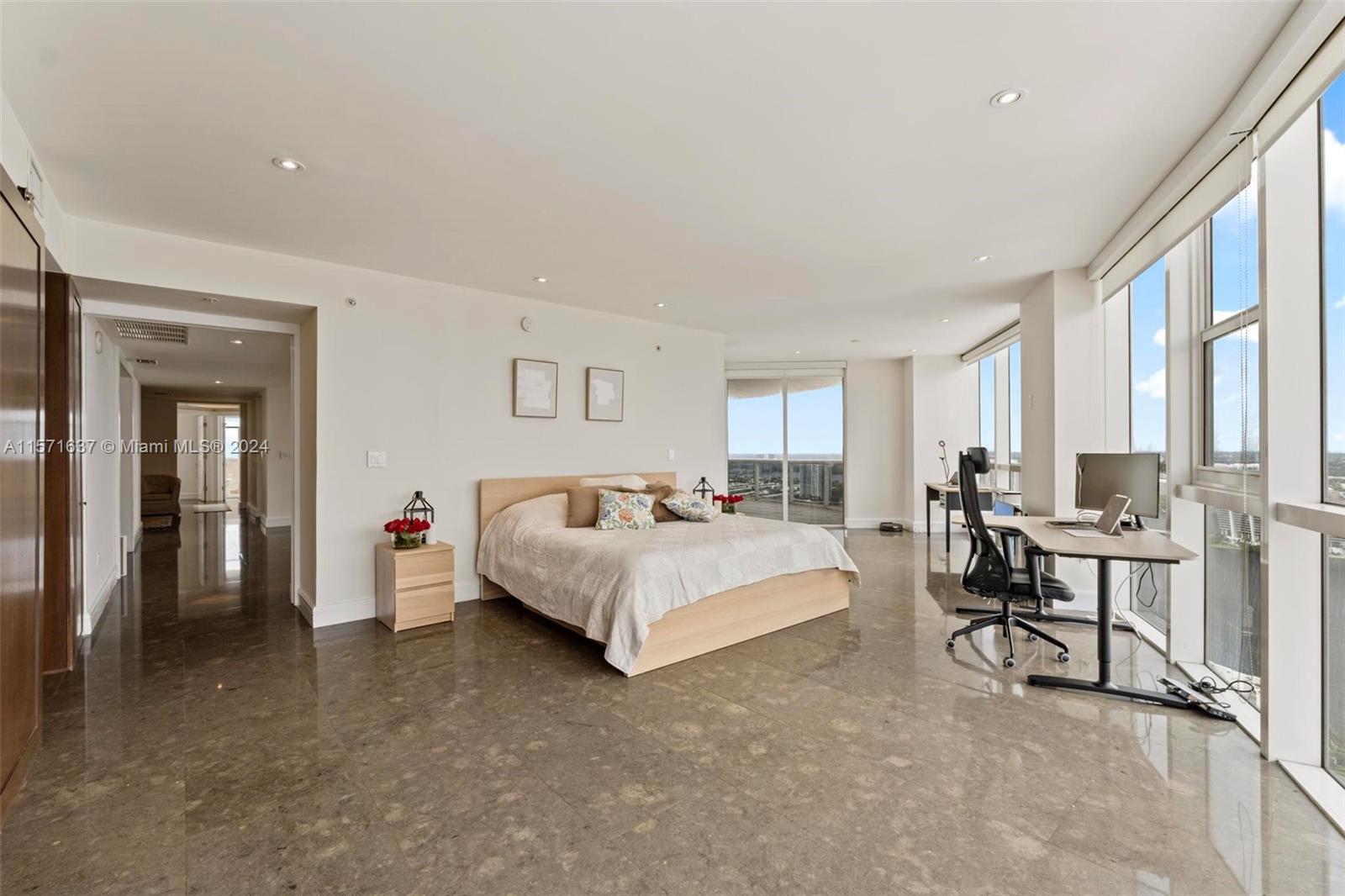 TRUMP ROYALE CONDO - Residential