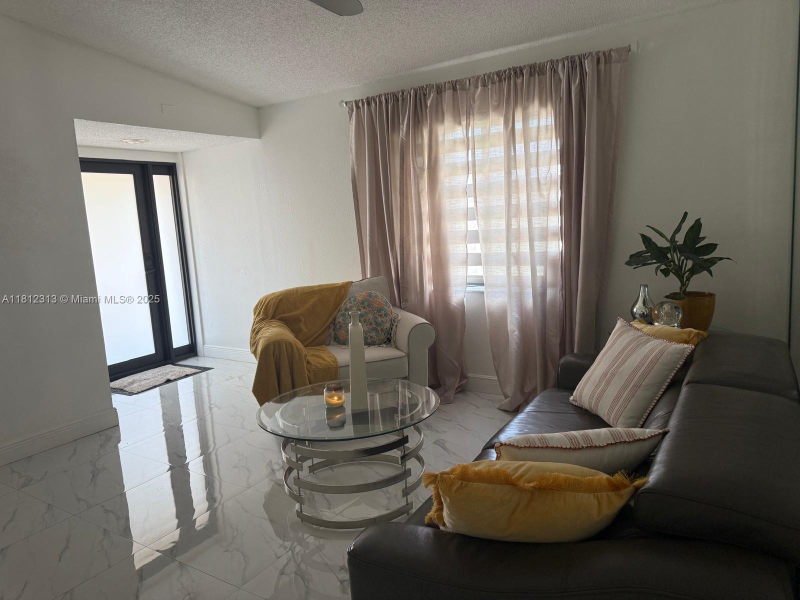 MELENA SUB - Residential