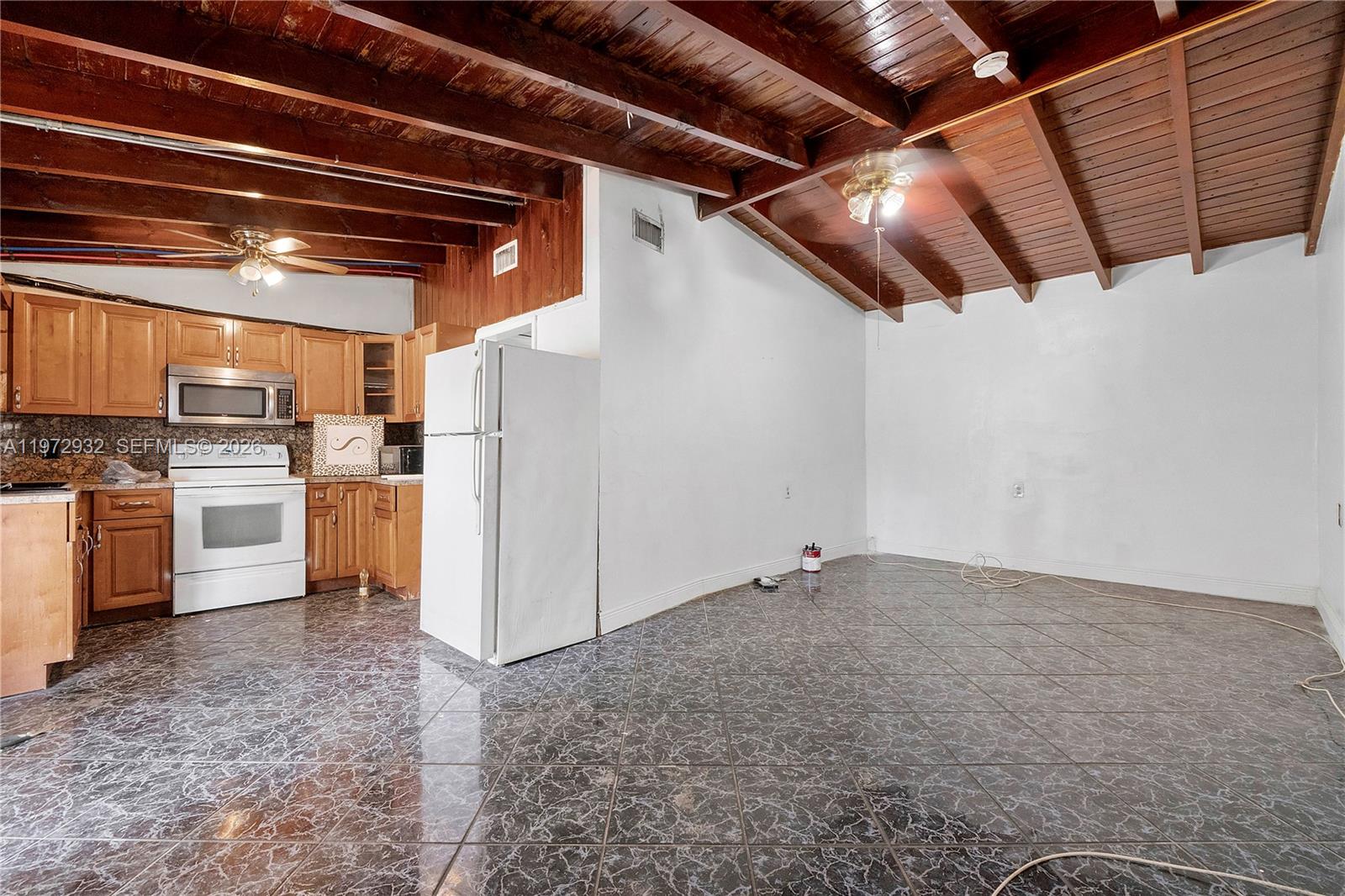 ARCH CREEKS ESTATES - Residential Income