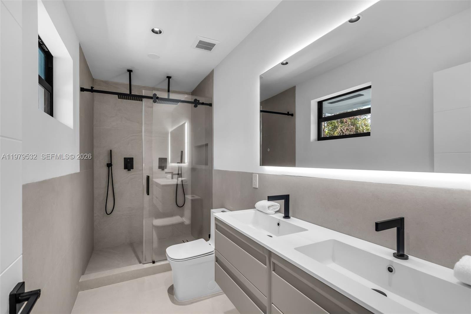 CORAL GABLES RIVIERA SEC - Residential