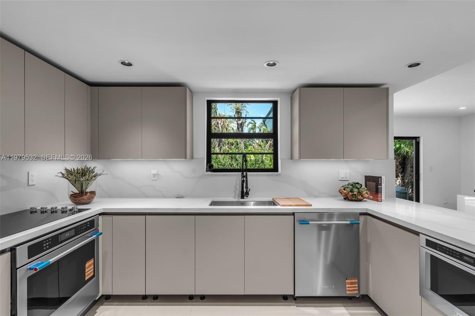 CORAL GABLES RIVIERA SEC - Residential