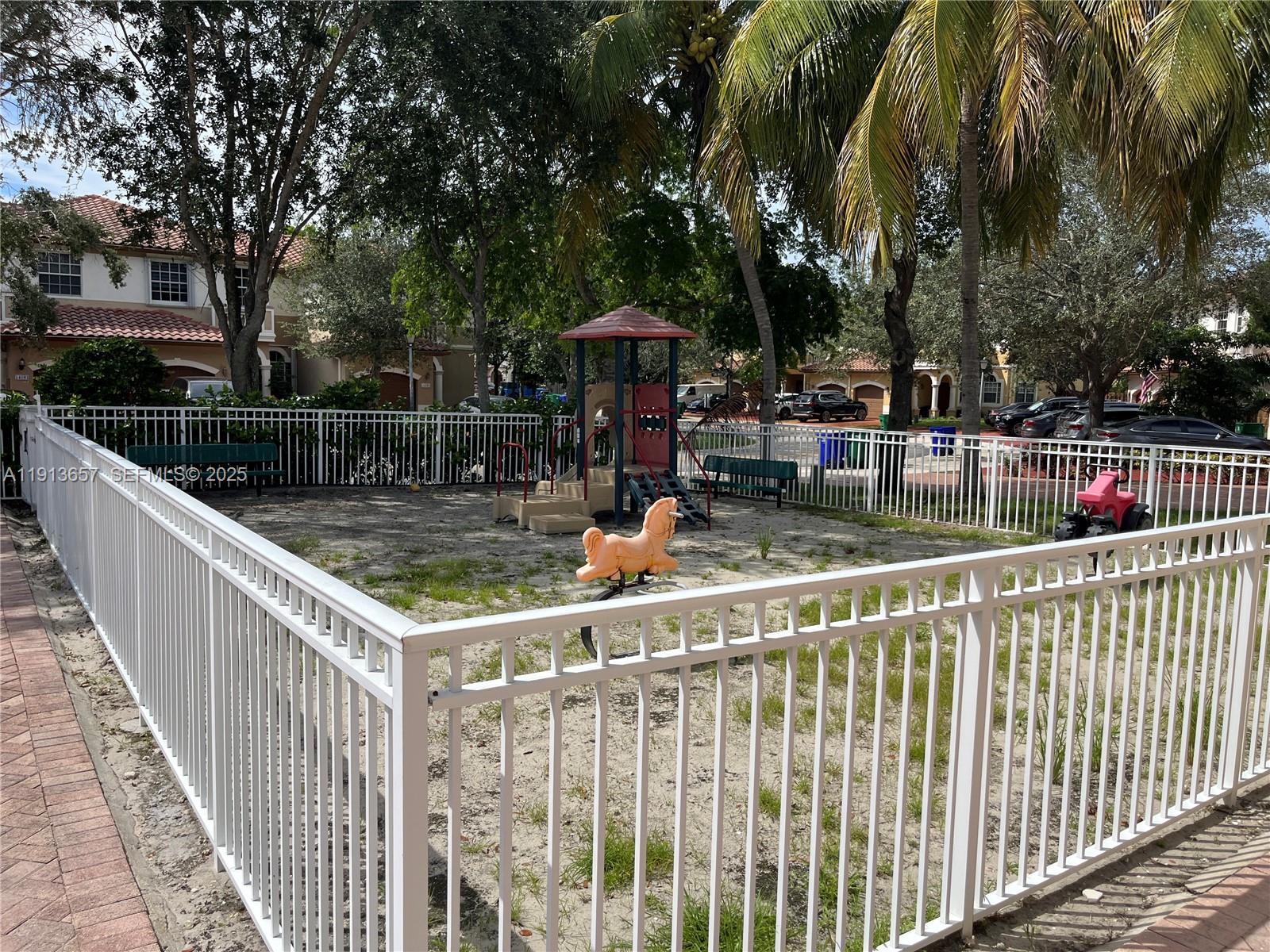 LAS TERRAZAS AT VIZCAYA - Residential