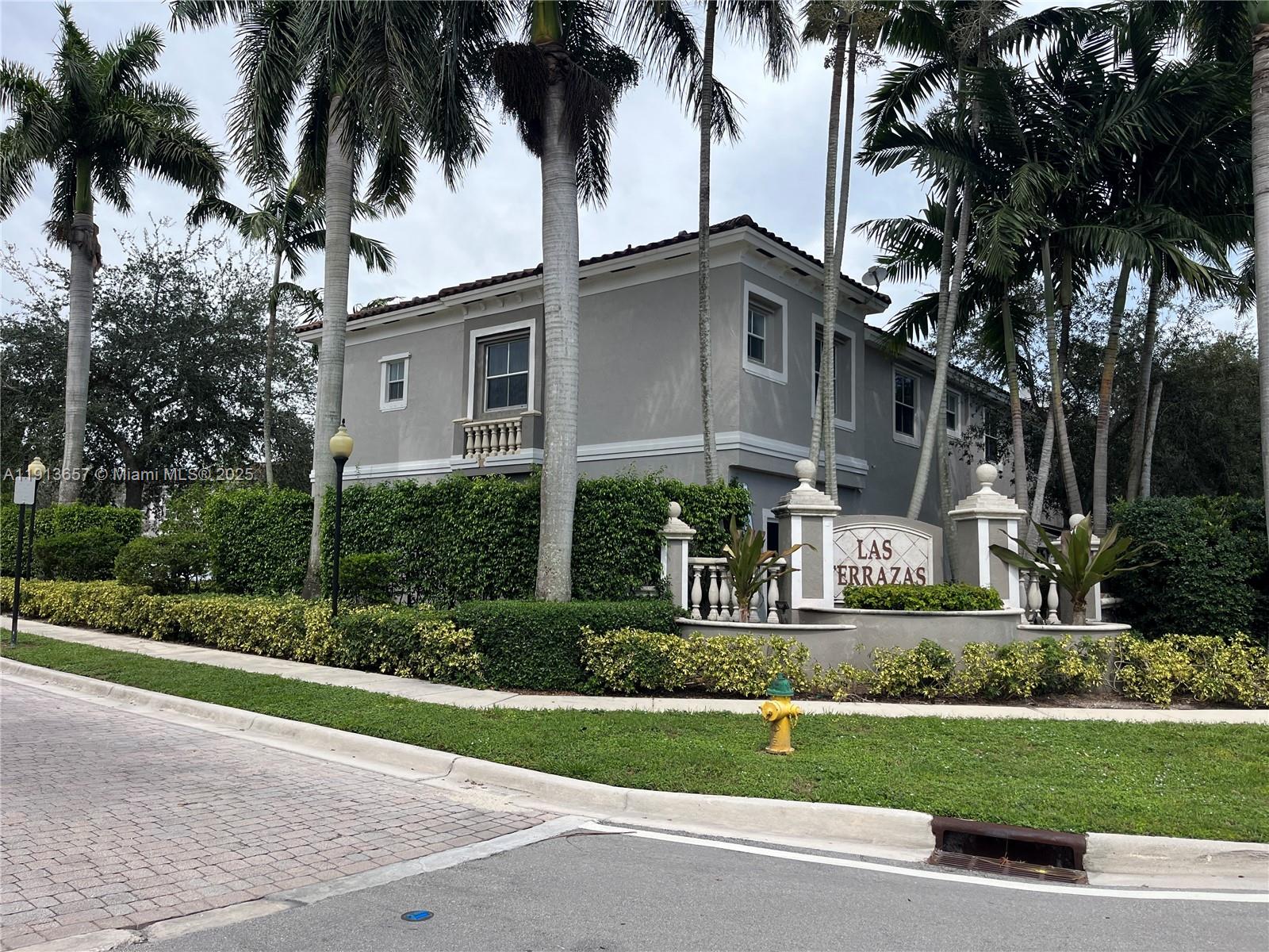 LAS TERRAZAS AT VIZCAYA - Residential