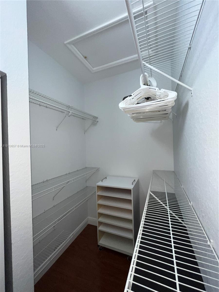 LAS TERRAZAS AT VIZCAYA - Residential