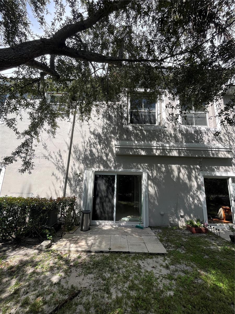 LAS TERRAZAS AT VIZCAYA - Residential