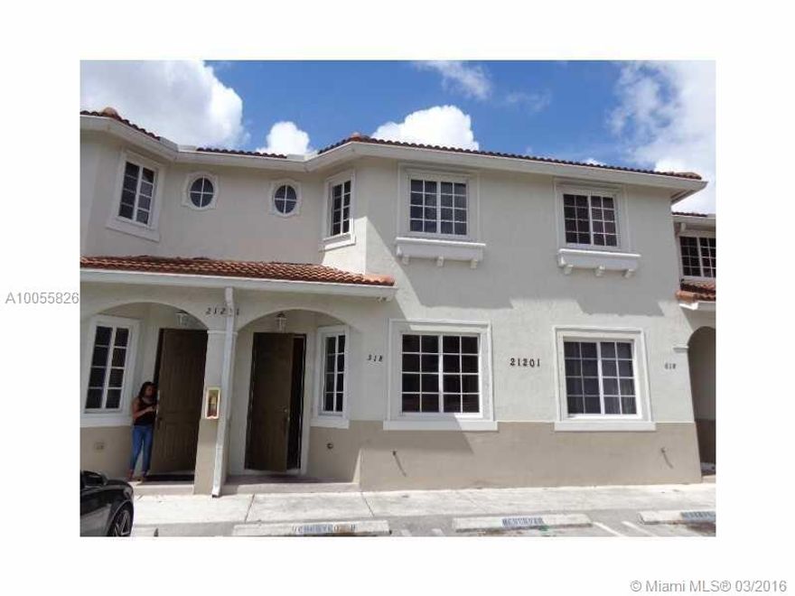 BEAUTIFUL AND SPACIOUS 3 BED, 2.5 BATHS, FRESHLY PAINTED, STAINLESS APPLIANCES, CERAMIC TITLE, GRANITE COUNTERS, WASHER/DRYER INSIDE, NICE NEW COMMUNITY.