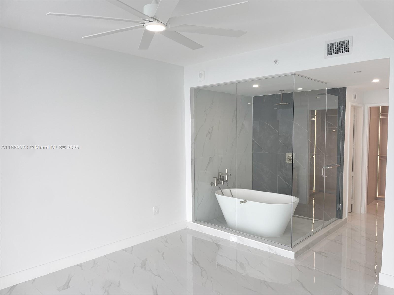 Aria Reserve South Tower - Residential Lease