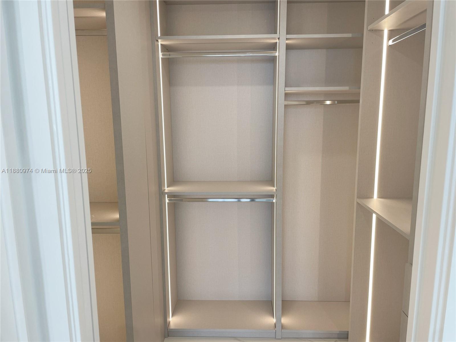 Aria Reserve South Tower - Residential Lease