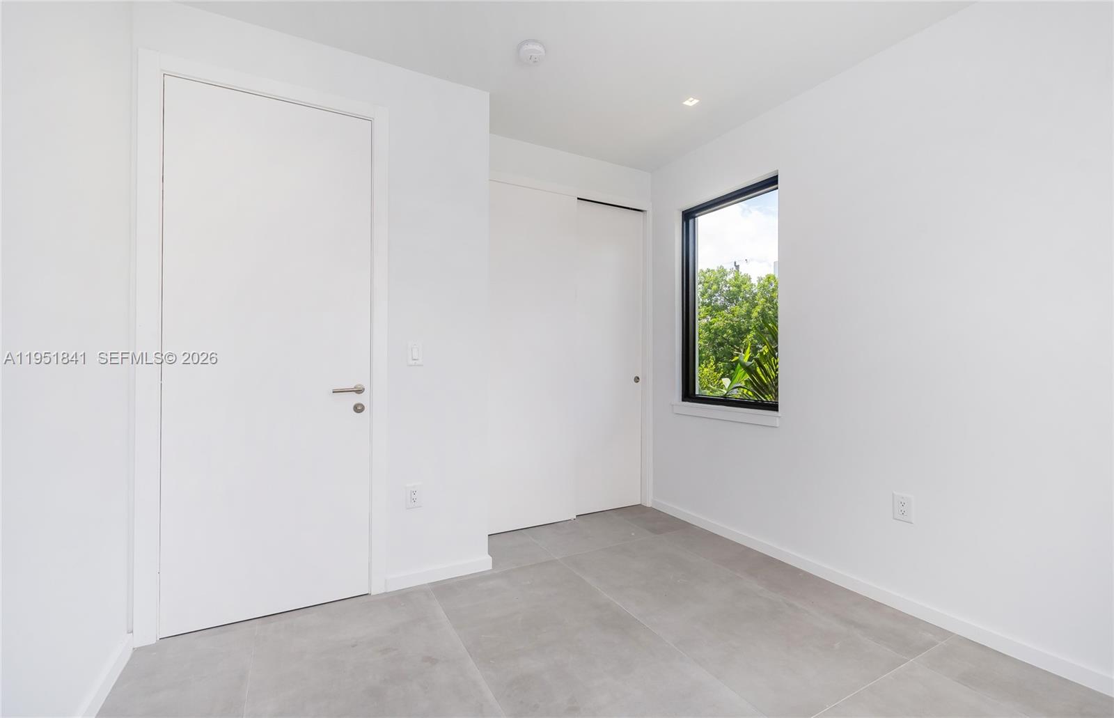 PALMHURST - Residential Lease
