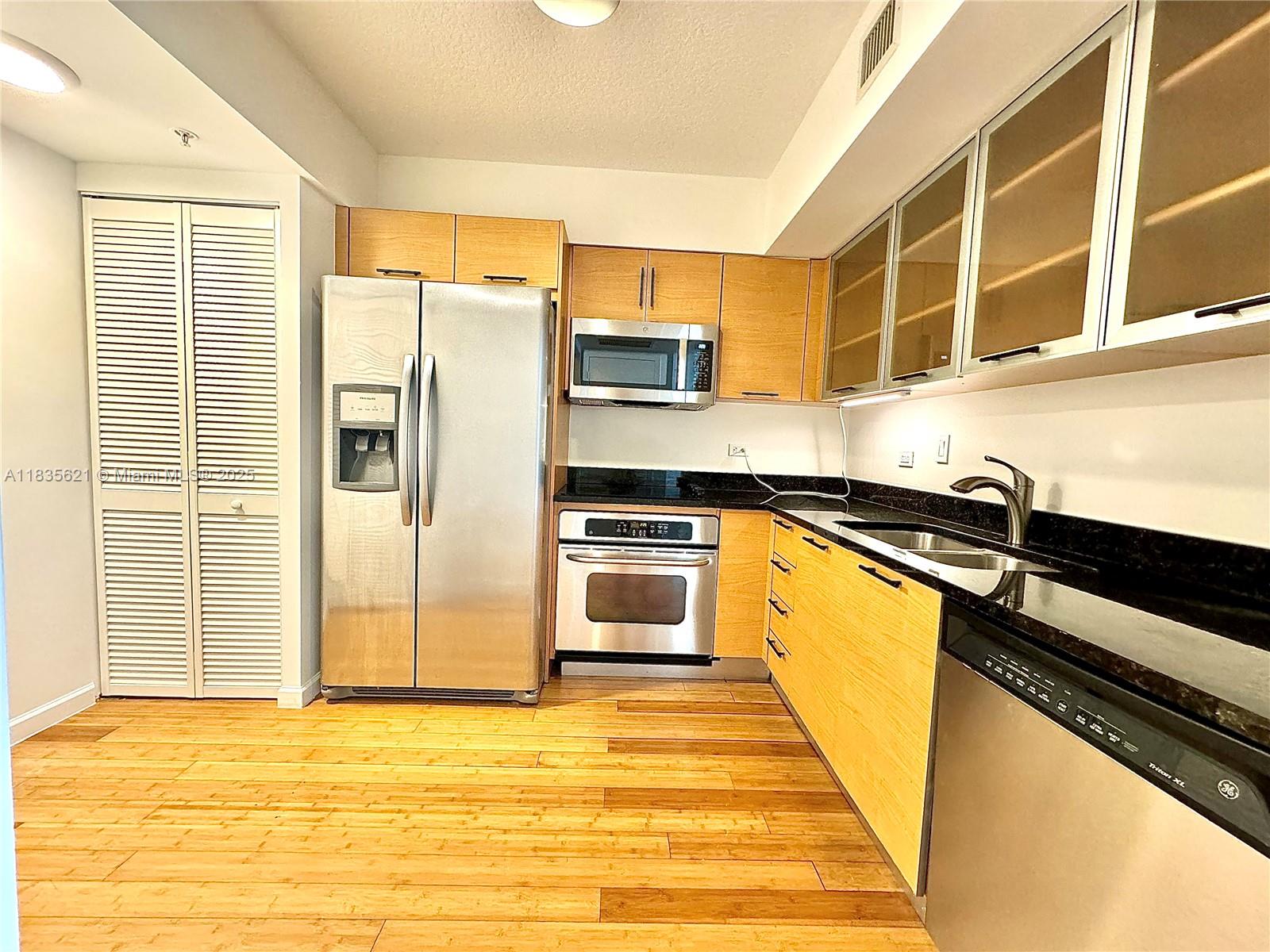 31 SE 5th St 1708