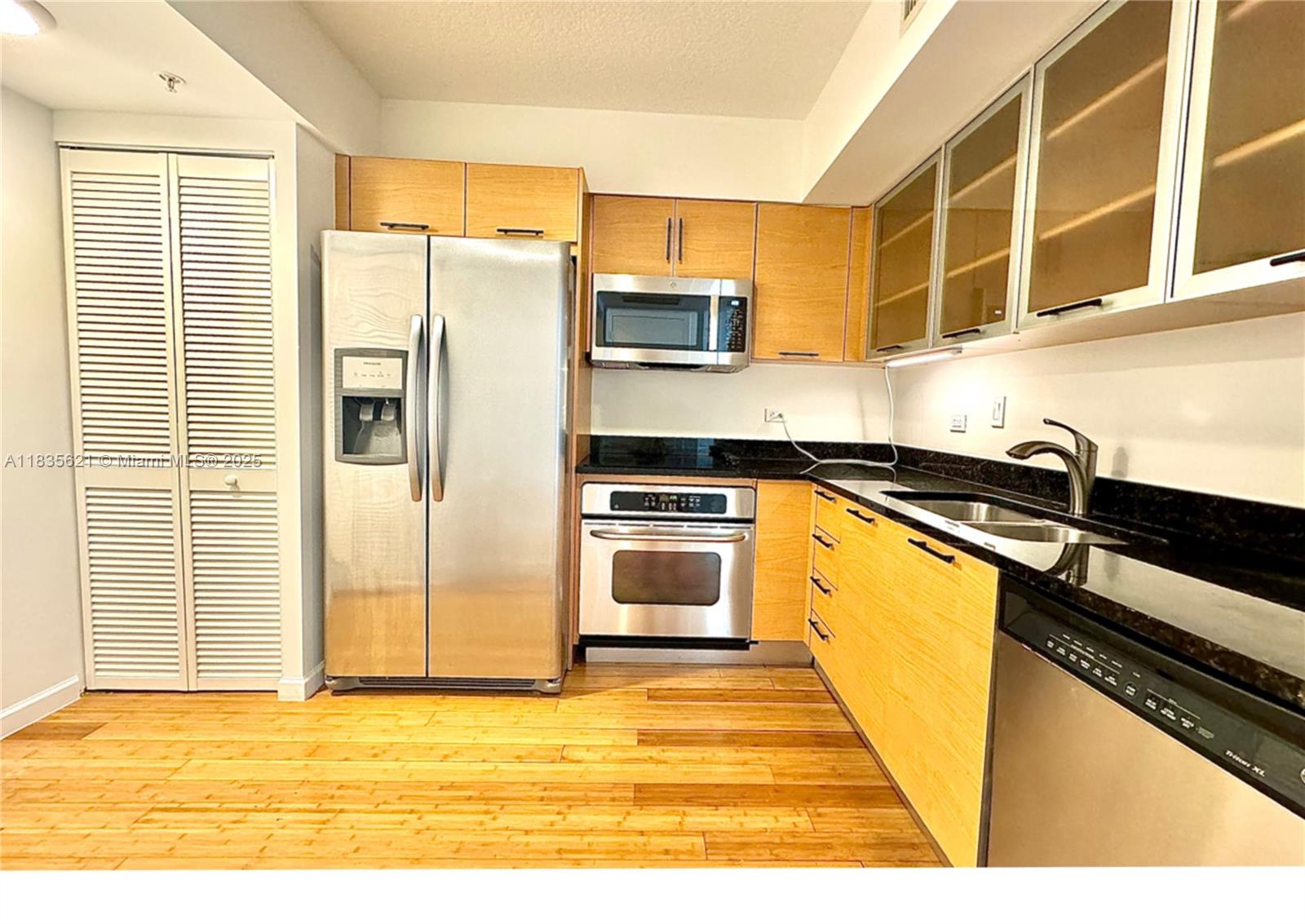 31 SE 5th St 1708