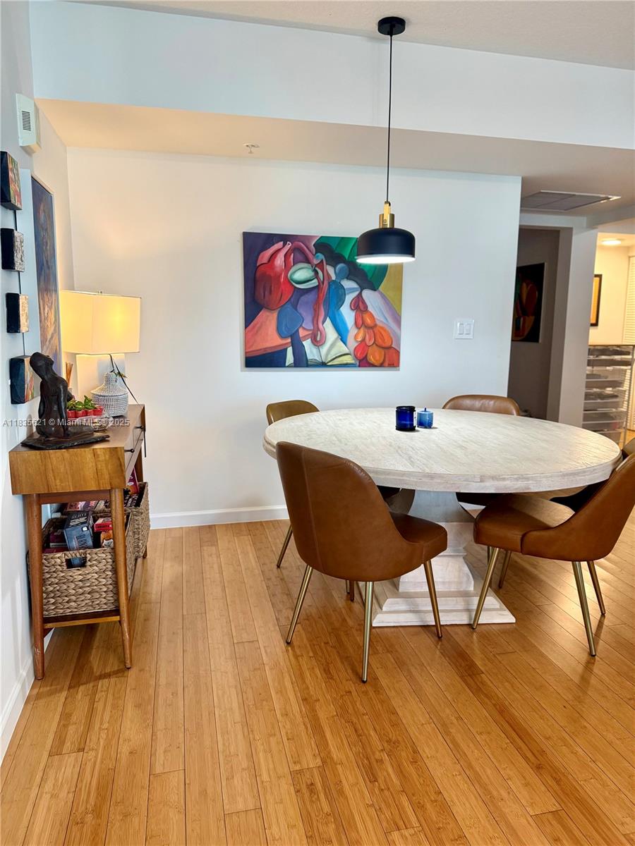 31 SE 5th St 1708