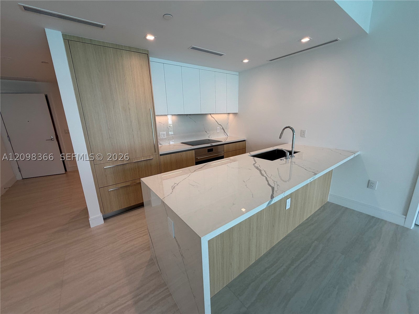 2411 Laguna Cir 408