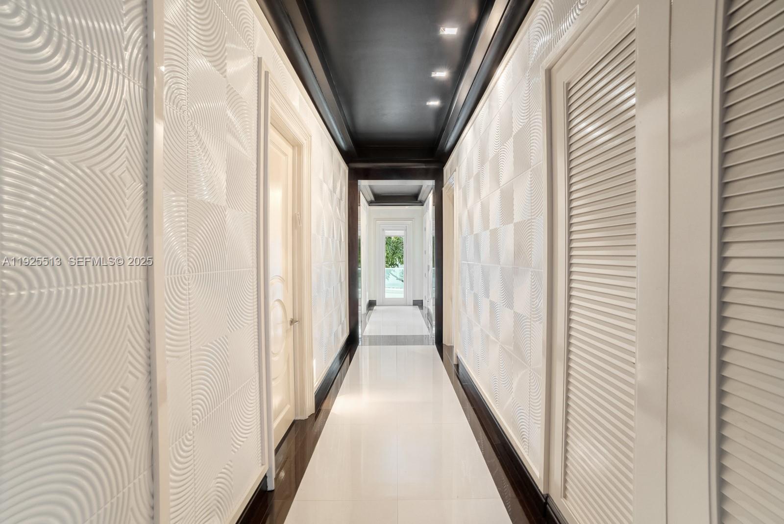 GOLDEN BEACH SEC D - Residential