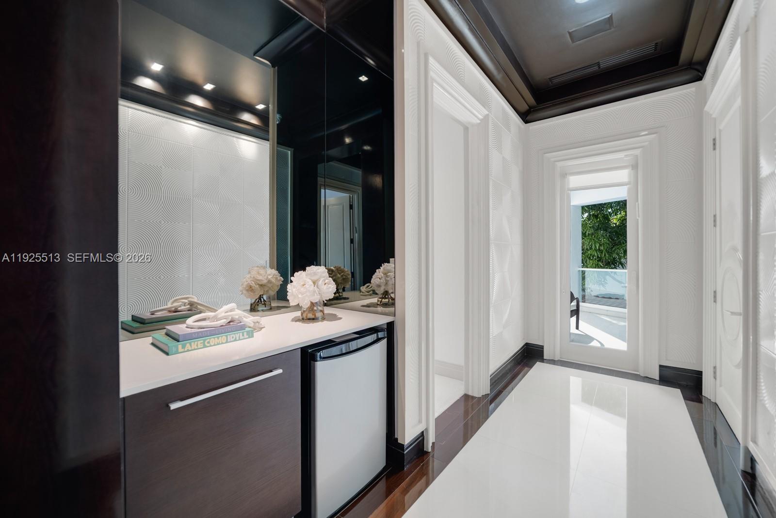 GOLDEN BEACH SEC D - Residential