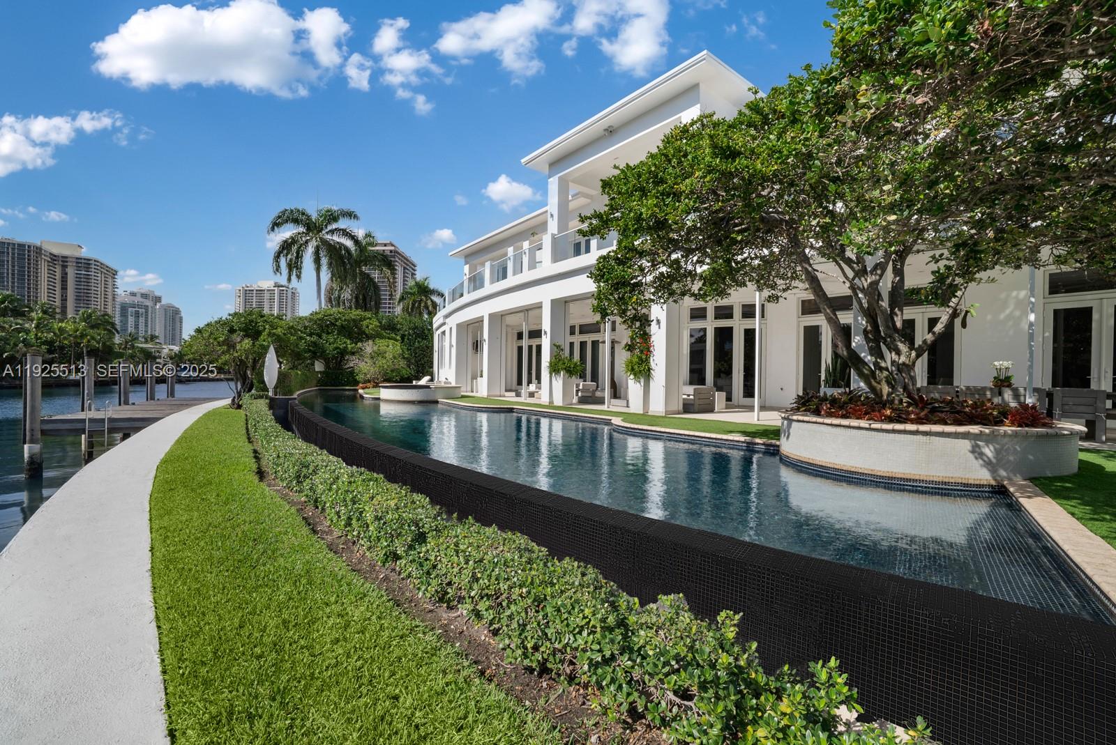 GOLDEN BEACH SEC D - Residential