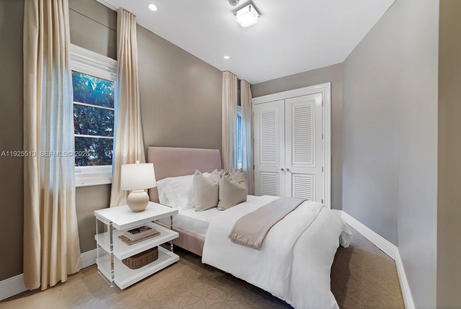 GOLDEN BEACH SEC D - Residential