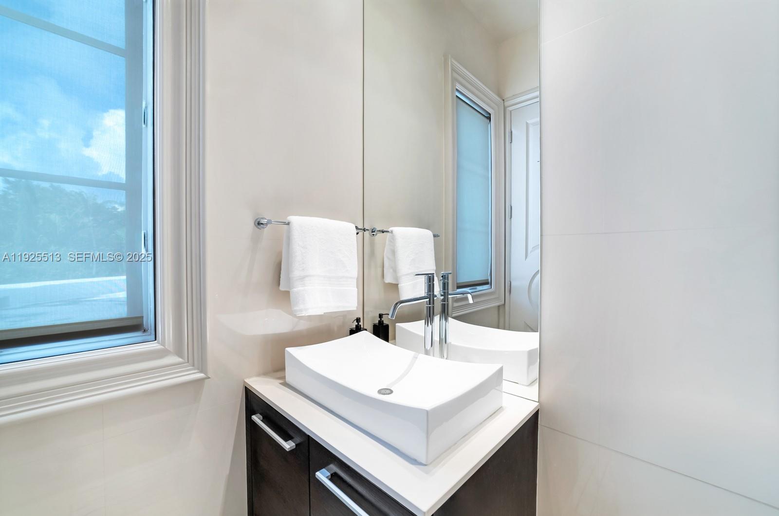 GOLDEN BEACH SEC D - Residential