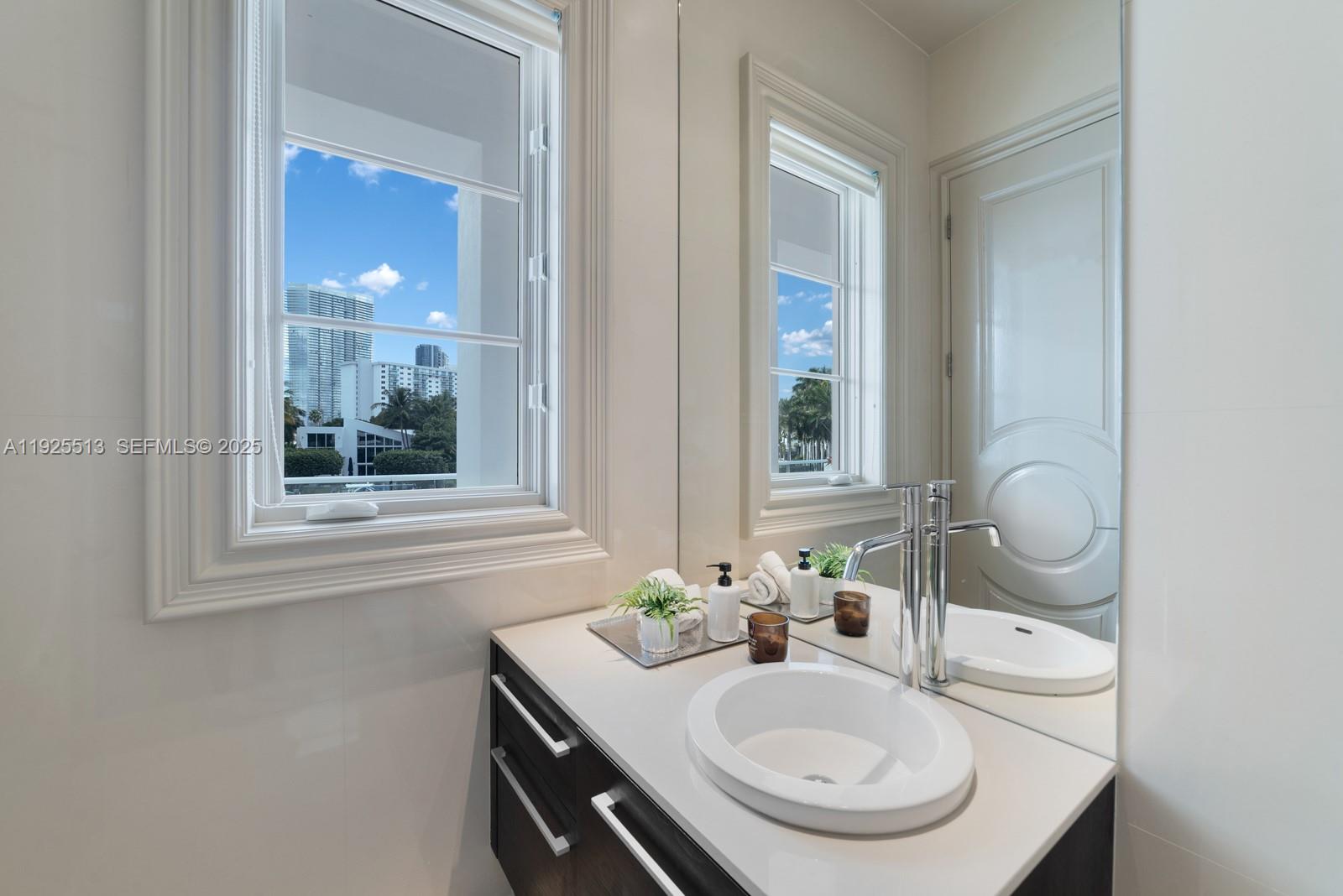 GOLDEN BEACH SEC D - Residential