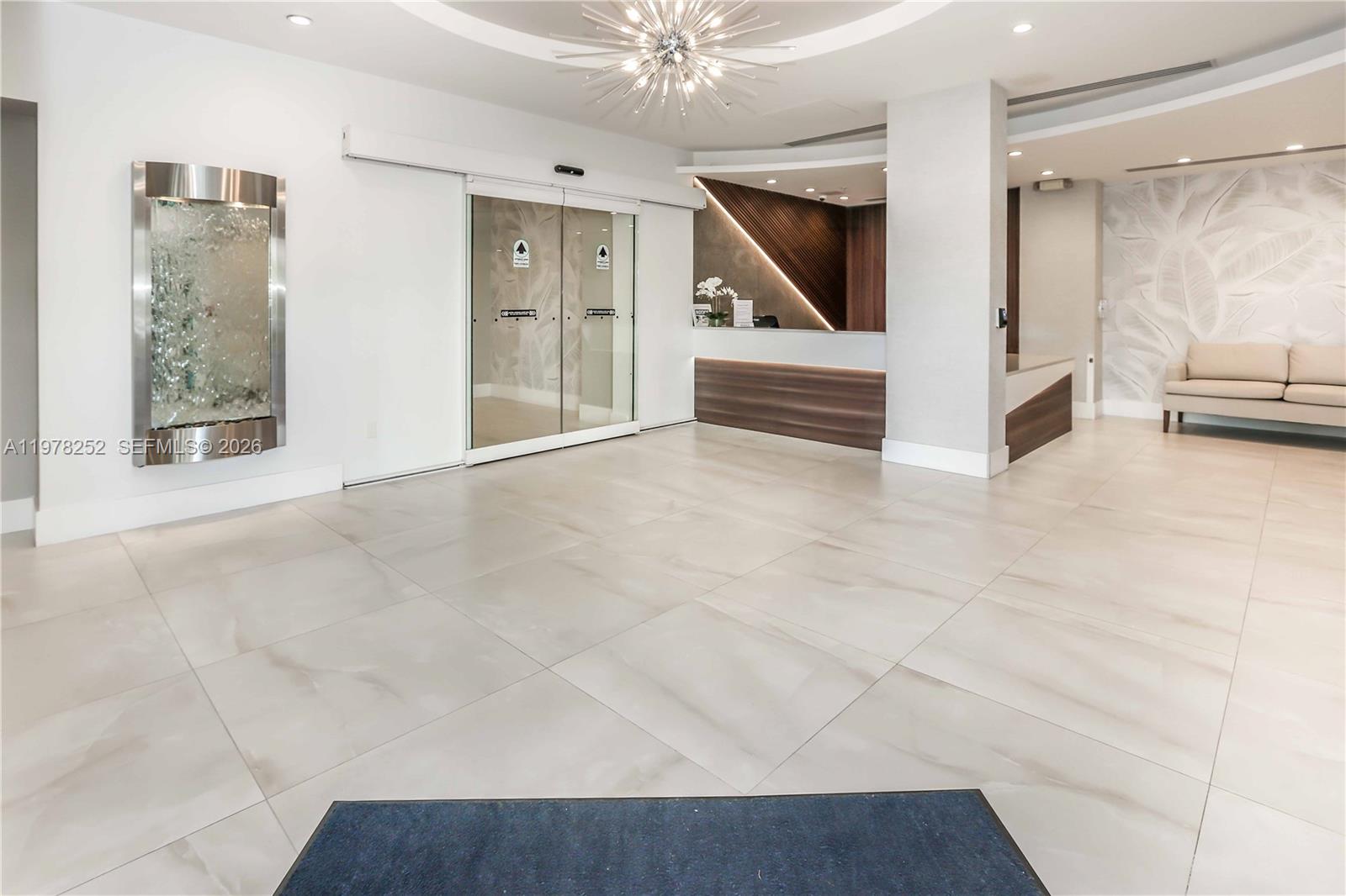 RESIDENCES ON HOLLYWOOD B - Residential