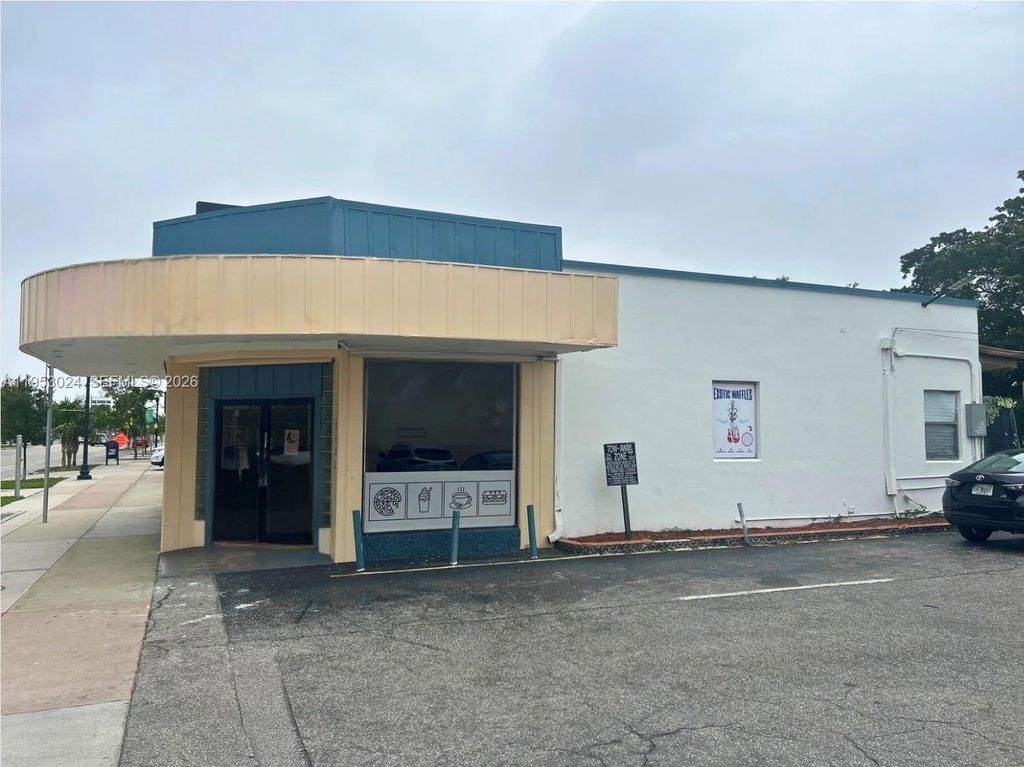 Photo of 2125 Hollywood Blvd, Hollywood, FL 33020 (MLS # A11953024)